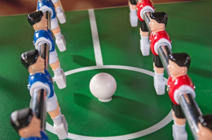 Игровой стол - футбол складной Maccabi (махагон)